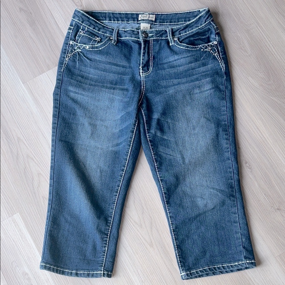 Earl Women’s Capri Jeans 10 Blue Embellished Denim Casual Everyday Glam Crop